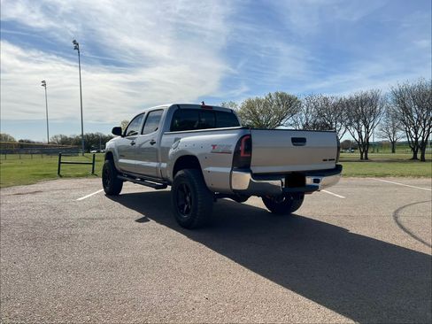 Used 2014 Toyota Tacoma PreRunner w/ SR5 Package image 6