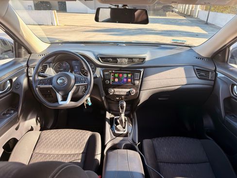 Used 2018 Nissan Rogue S AWD/4WD image 2