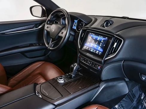 Used 2017 Maserati Ghibli S Q4 AWD/4WD image 8