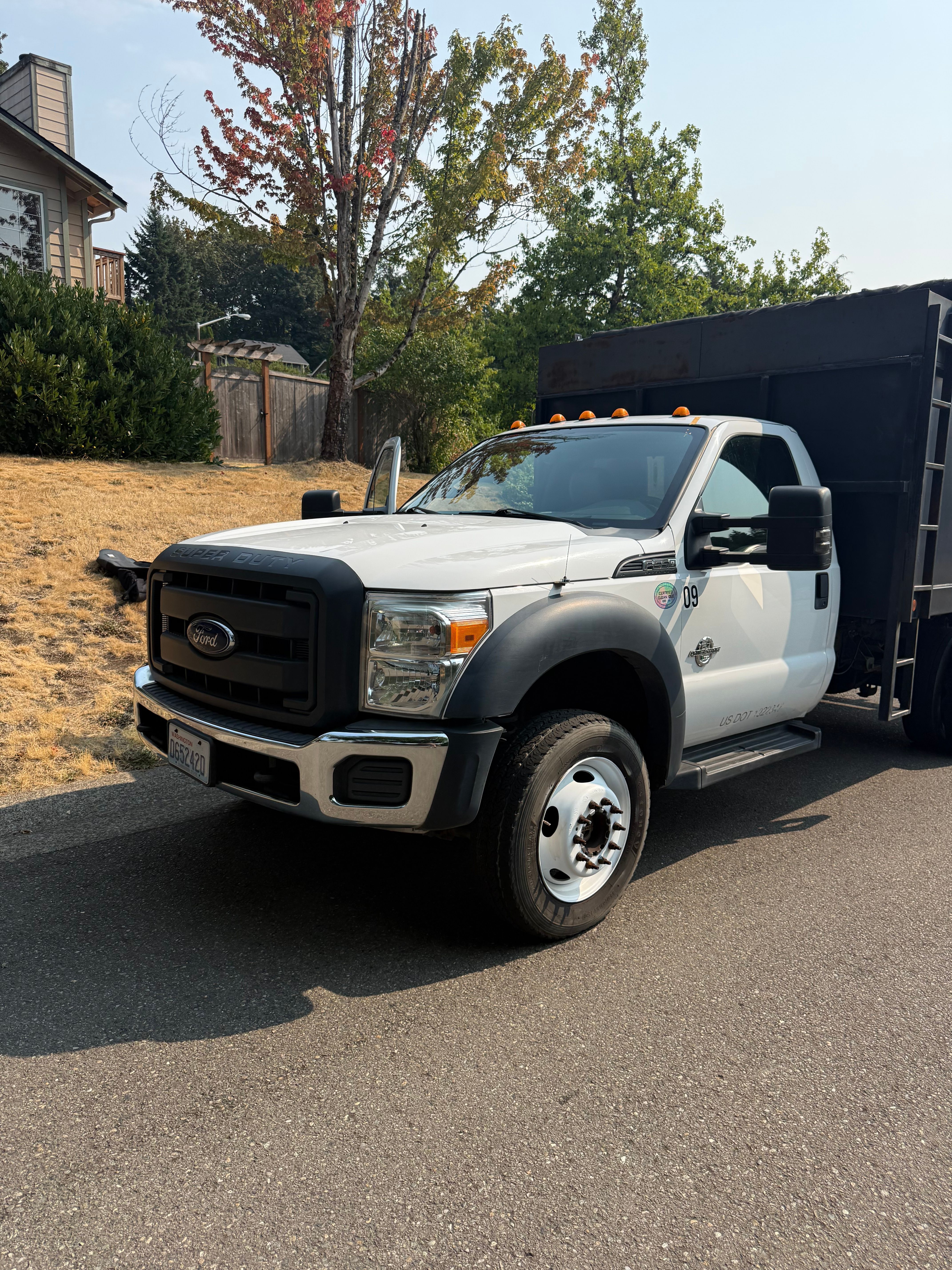 Used 2016 Ford F550 4x4 Regular Cab Super Duty image 2