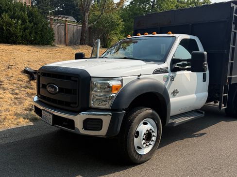 Used 2016 Ford F550 4x4 Regular Cab Super Duty image 2