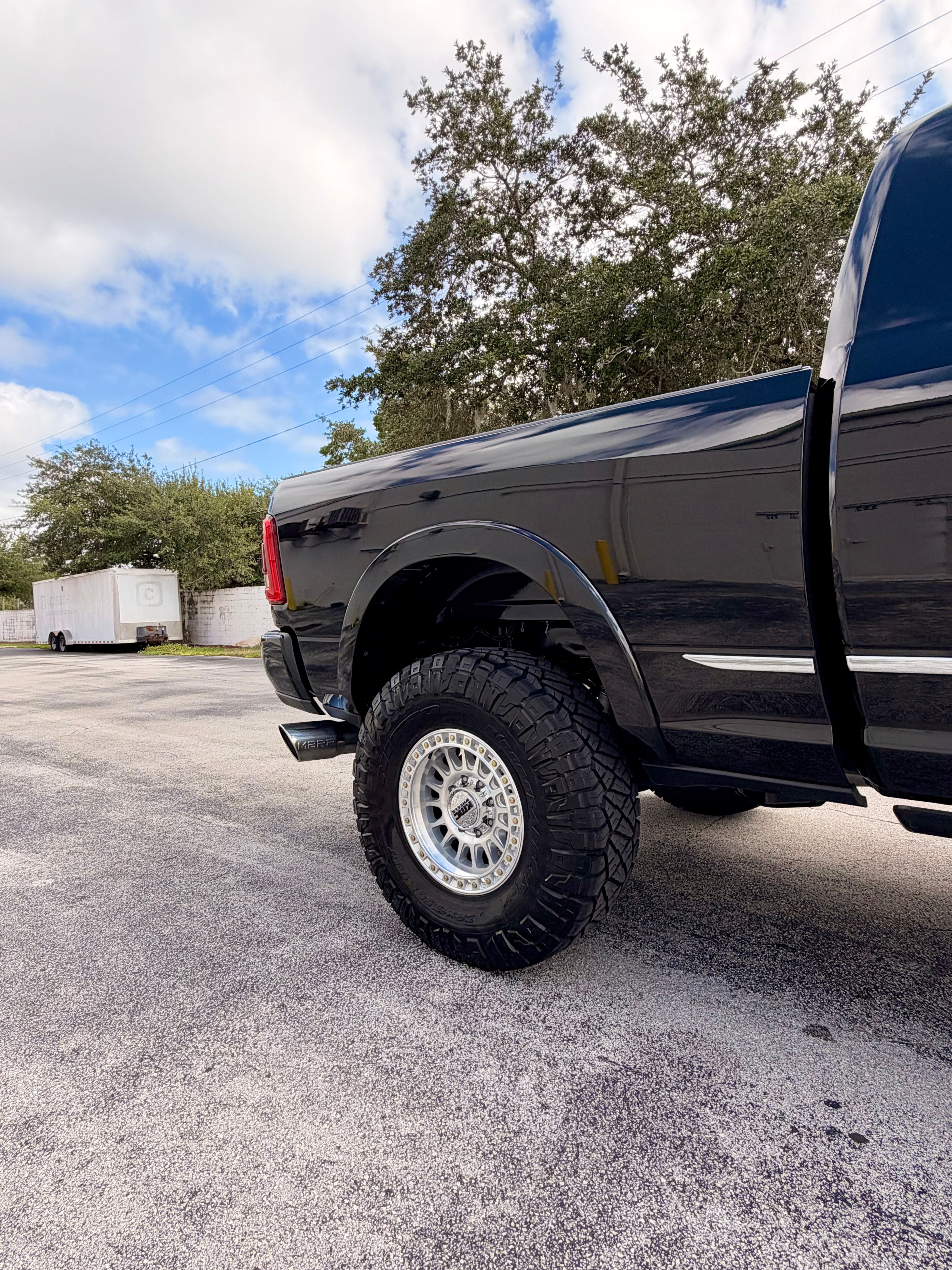 Used 2022 RAM 2500 Limited w/ Body Color Bumper Group AWD/4WD image 4
