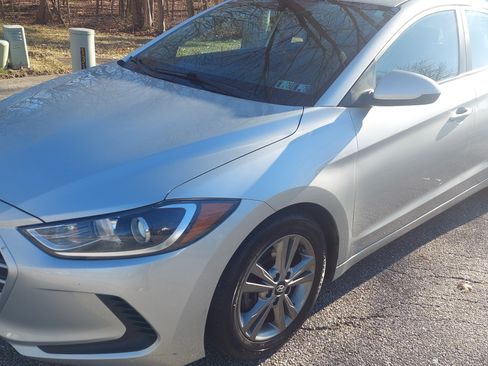 Used 2018 Hyundai Elantra SEL image 2