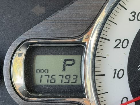 Used 2013 Toyota Sienna SE image 4