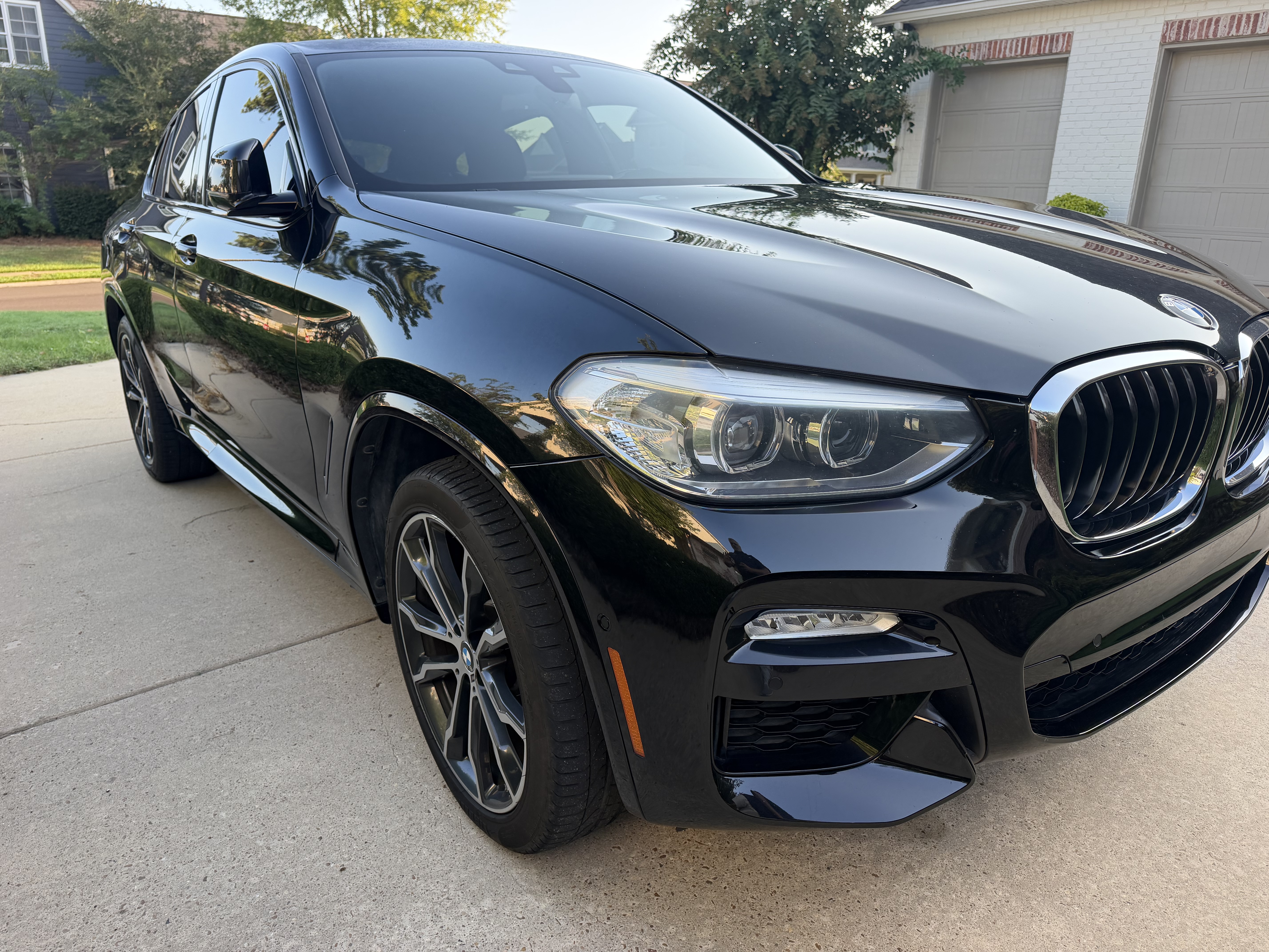 Used 2019 BMW X4 xDrive30i w/ M Sport Package 2 AWD/4WD image 4