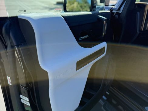 Used 2024 GMC Hummer EV 3X w/ Extreme Off-Road Package image 17