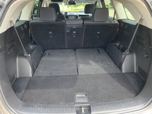 Used 2017 Kia Sorento LX w/ LX Convenience Package image 12