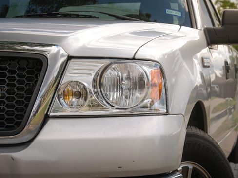 Used 2007 Ford F150 XLT image 2