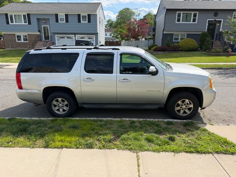 Used 2013 GMC Yukon XL SLT AWD/4WD image 10