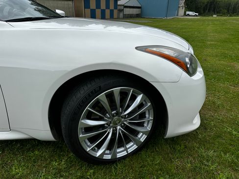 Used 2011 INFINITI G37 Convertible w/ Premium Pkg RWD image 18