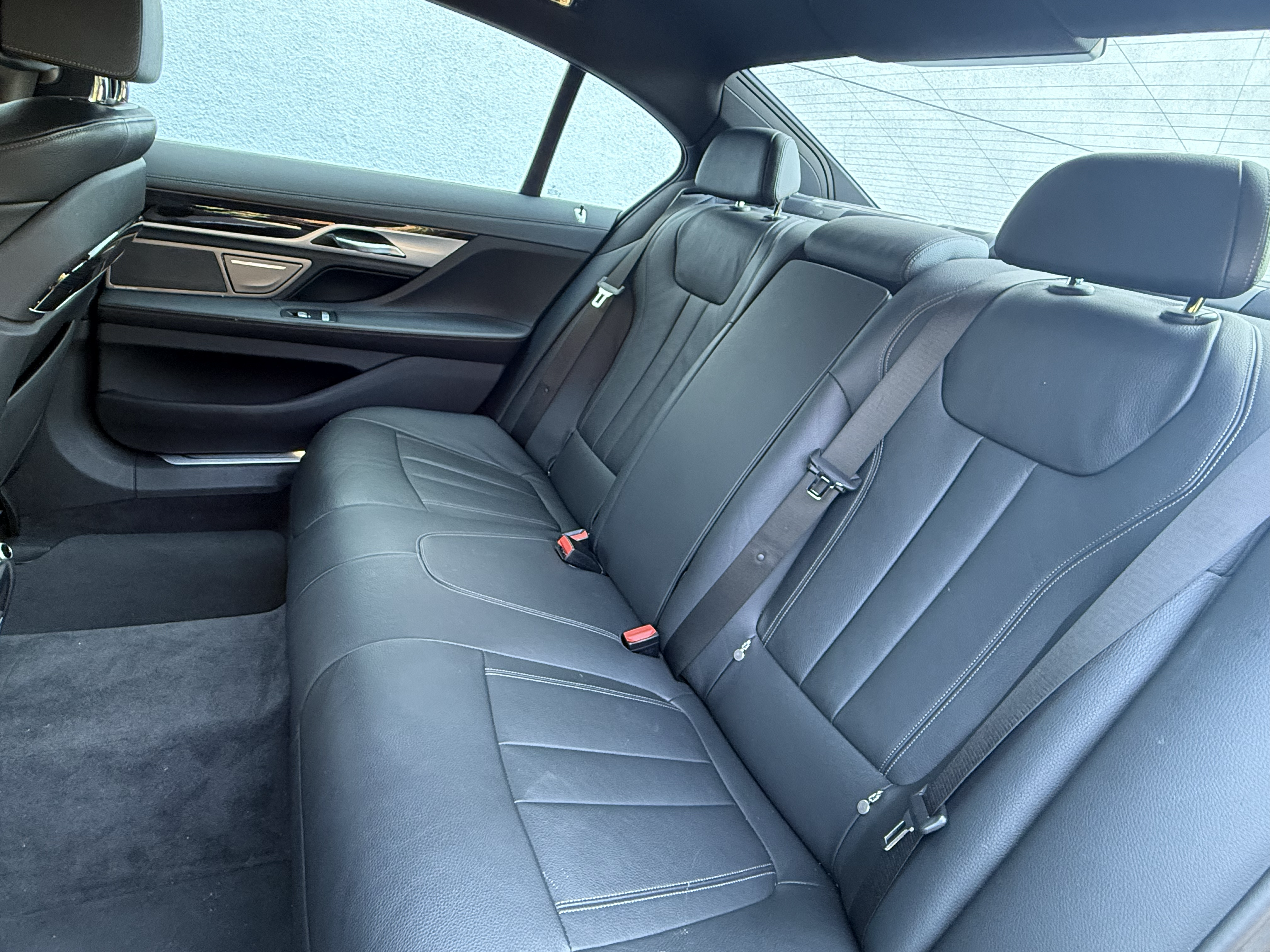 Used 2019 BMW 740i w/ M Sport Package RWD image 10