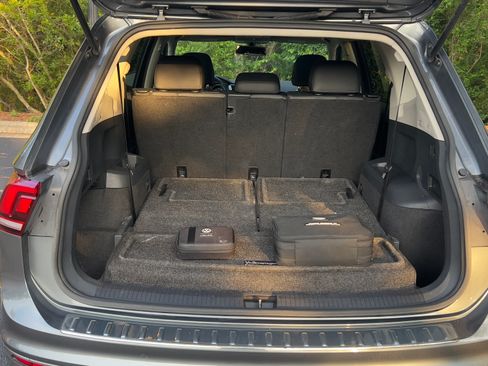Used 2020 Volkswagen Tiguan SE w/ Panoramic Sunroof Package AWD/4WD image 24