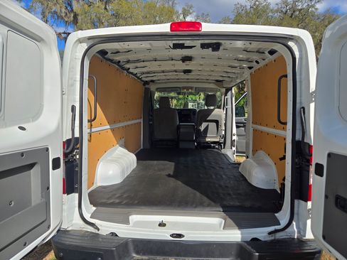 Used 2021 Nissan NV 2500 SV image 23