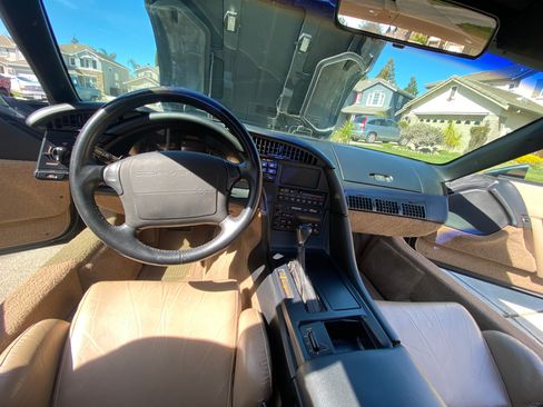 Used 1993 Chevrolet Corvette Coupe image 11