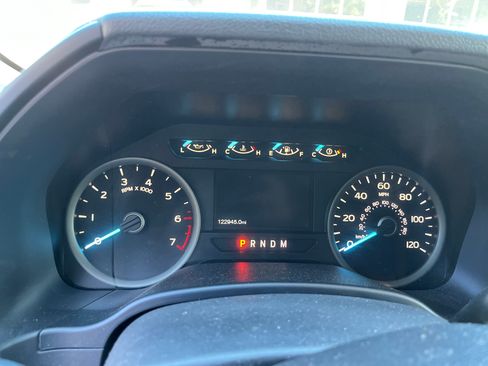 Used 2020 Ford F150 XLT w/ Equipment Group 302A Luxury AWD/4WD image 4