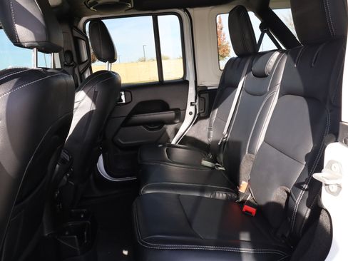 Used 2021 Jeep Wrangler Unlimited Sahara w/ LED Lighting Group image 9