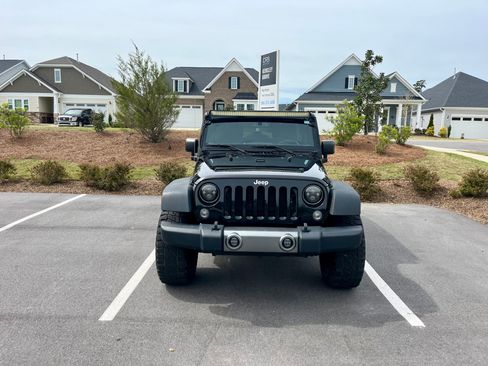 Used 2015 Jeep Wrangler Unlimited Sport w/ Quick Order Package 24S AWD/4WD image 1
