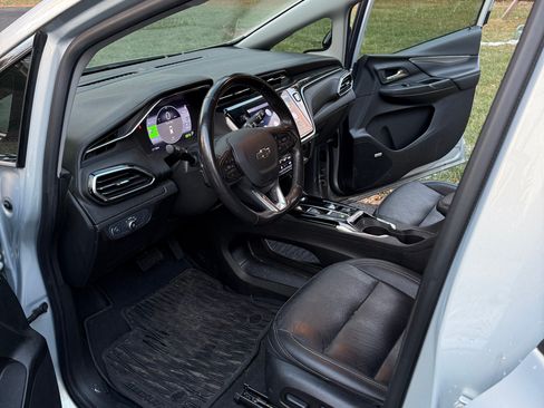 Used 2022 Chevrolet Bolt LT w/ Infotainment Package image 15