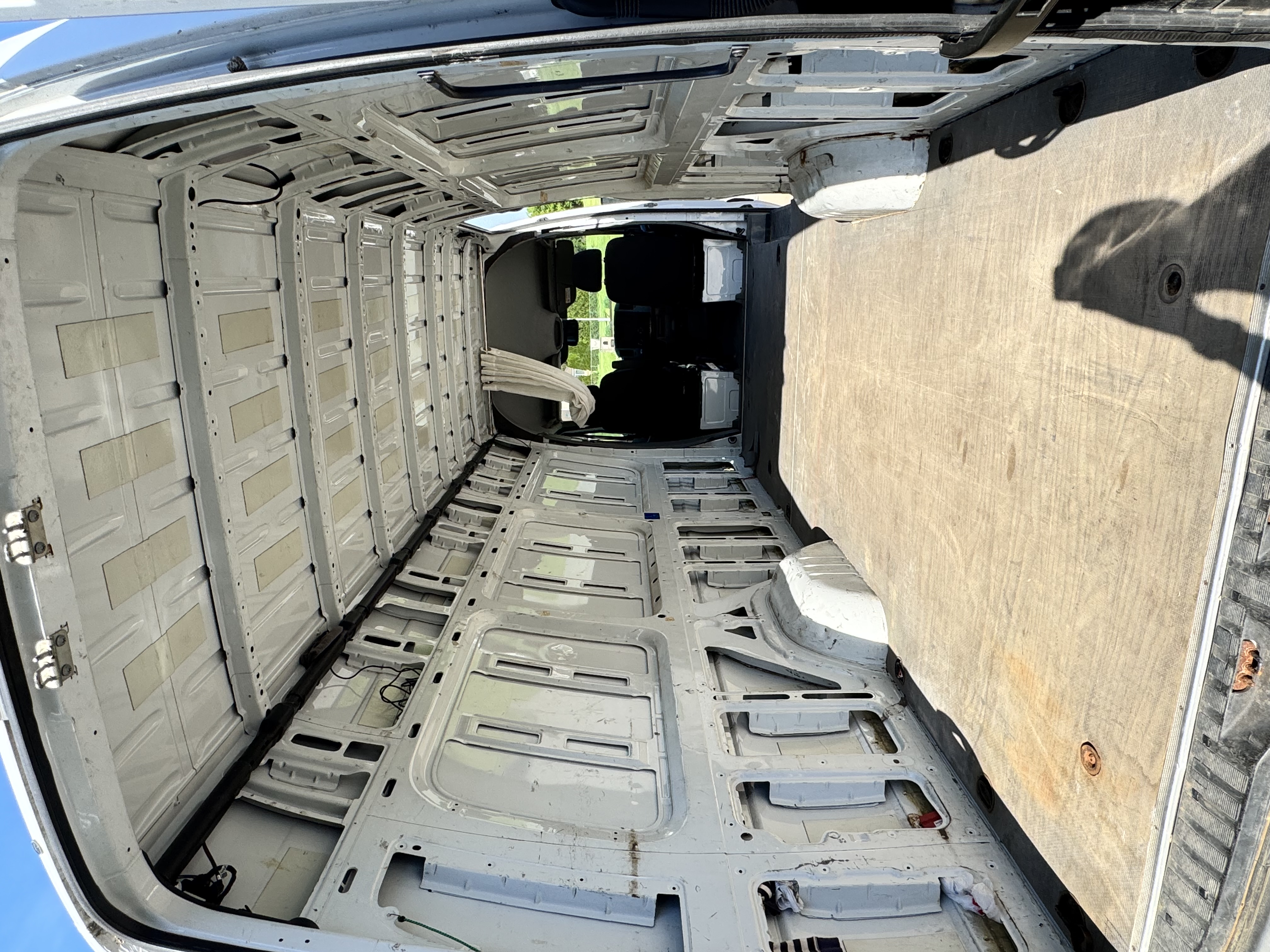 Used 2015 Mercedes-Benz Sprinter 2500 image 21