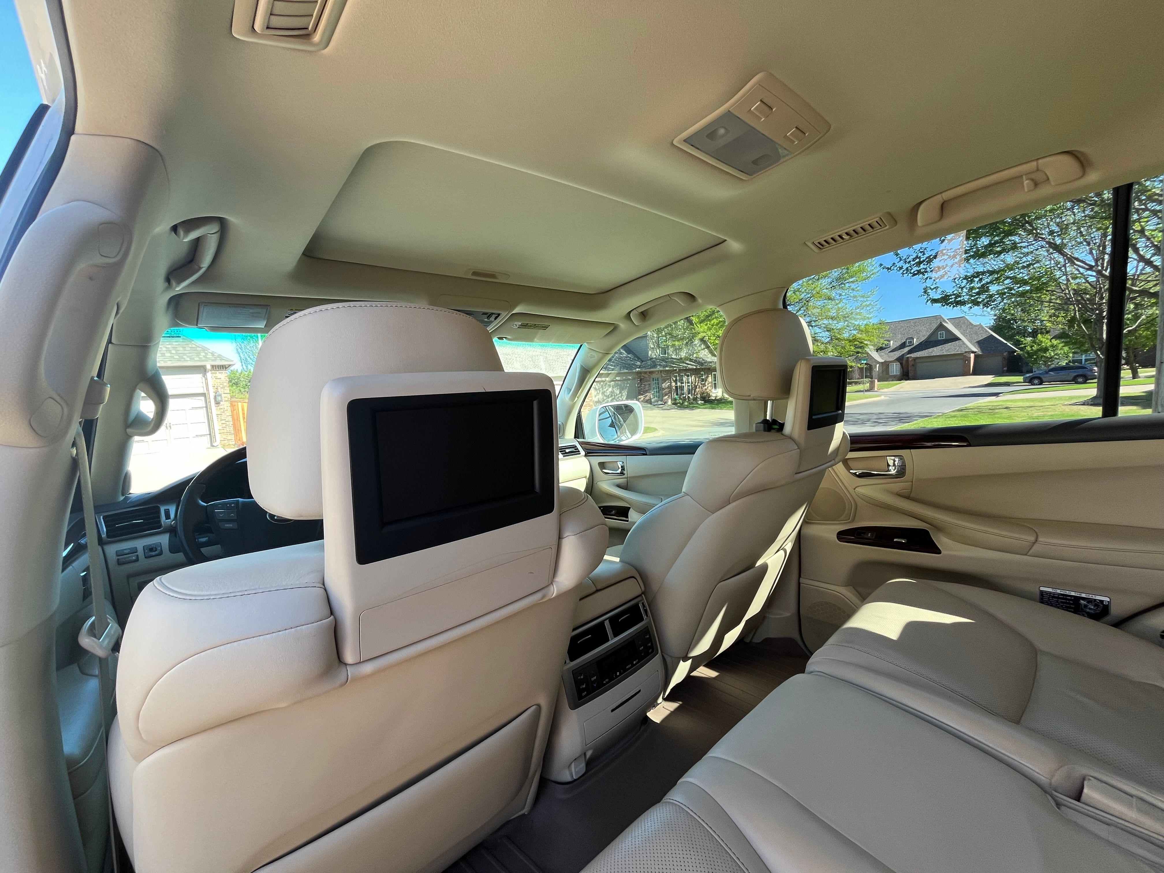 Used 2015 Lexus LX 570 4WD image 14