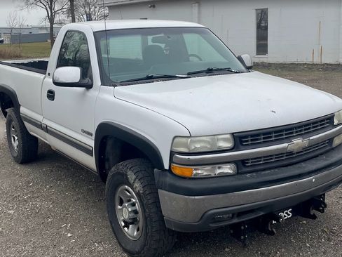 Used 1999 Chevrolet Silverado 2500 LS w/ Snow Plow Prep Pkg image 4