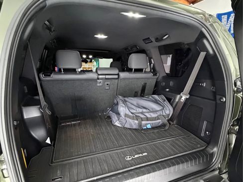 Used 2022 Lexus GX 460 image 11
