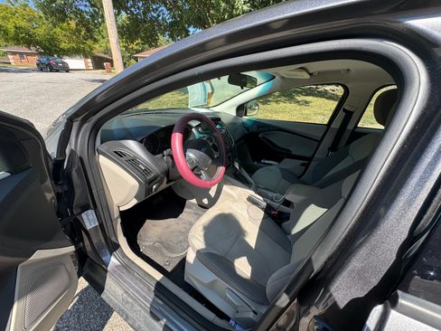 Used 2012 Ford Focus SE image 6