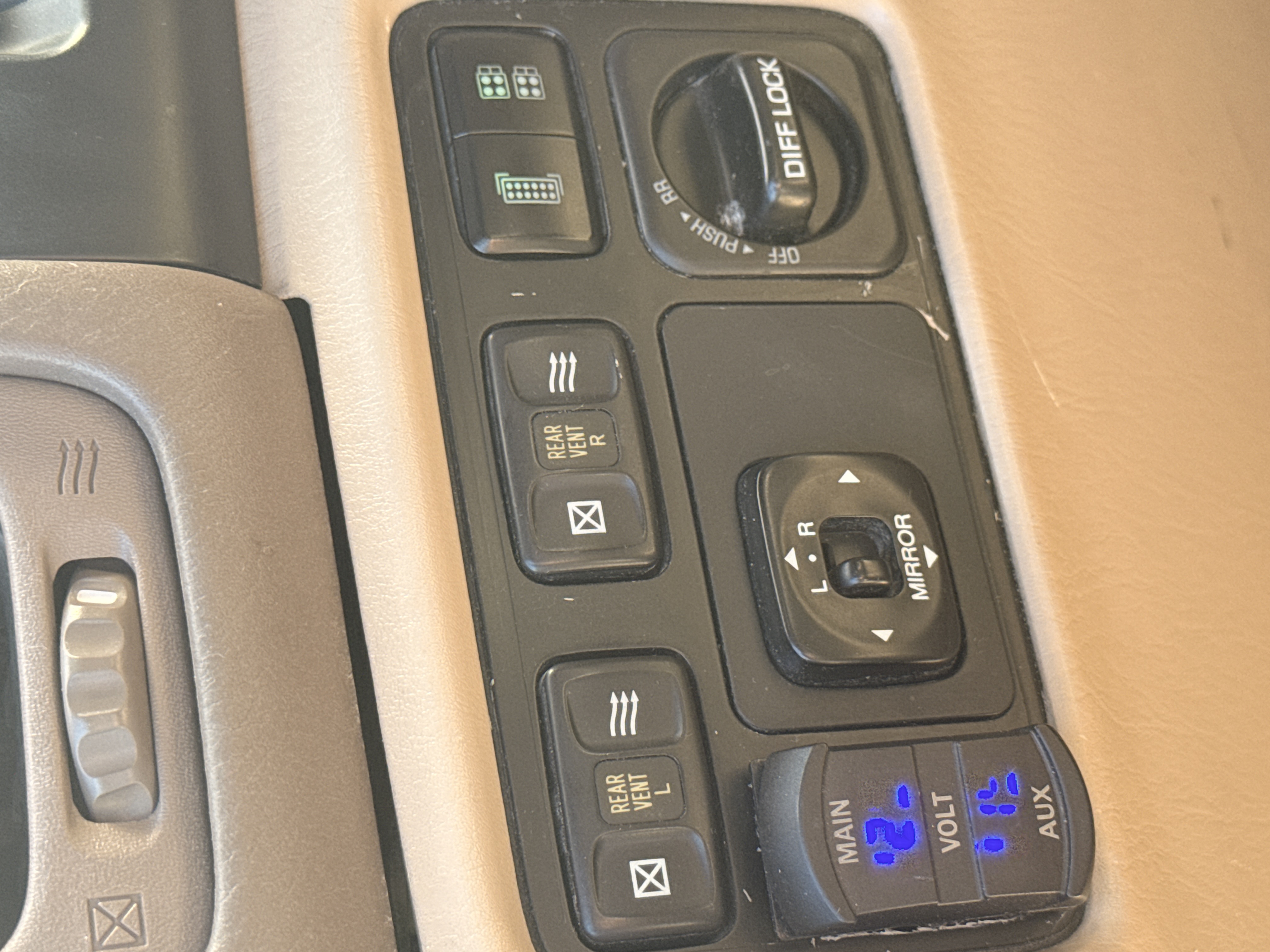 Used 1999 Toyota Land Cruiser w/ Leather Trim Pkg AWD/4WD image 22