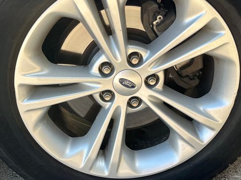 Used 2013 Ford Taurus SEL image 15