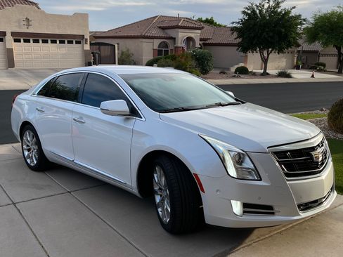 Used 2016 Cadillac XTS Premium FWD image 2