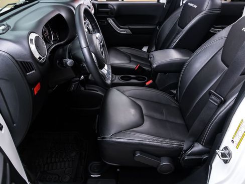 Used 2016 Jeep Wrangler Unlimited Rubicon AWD/4WD image 28