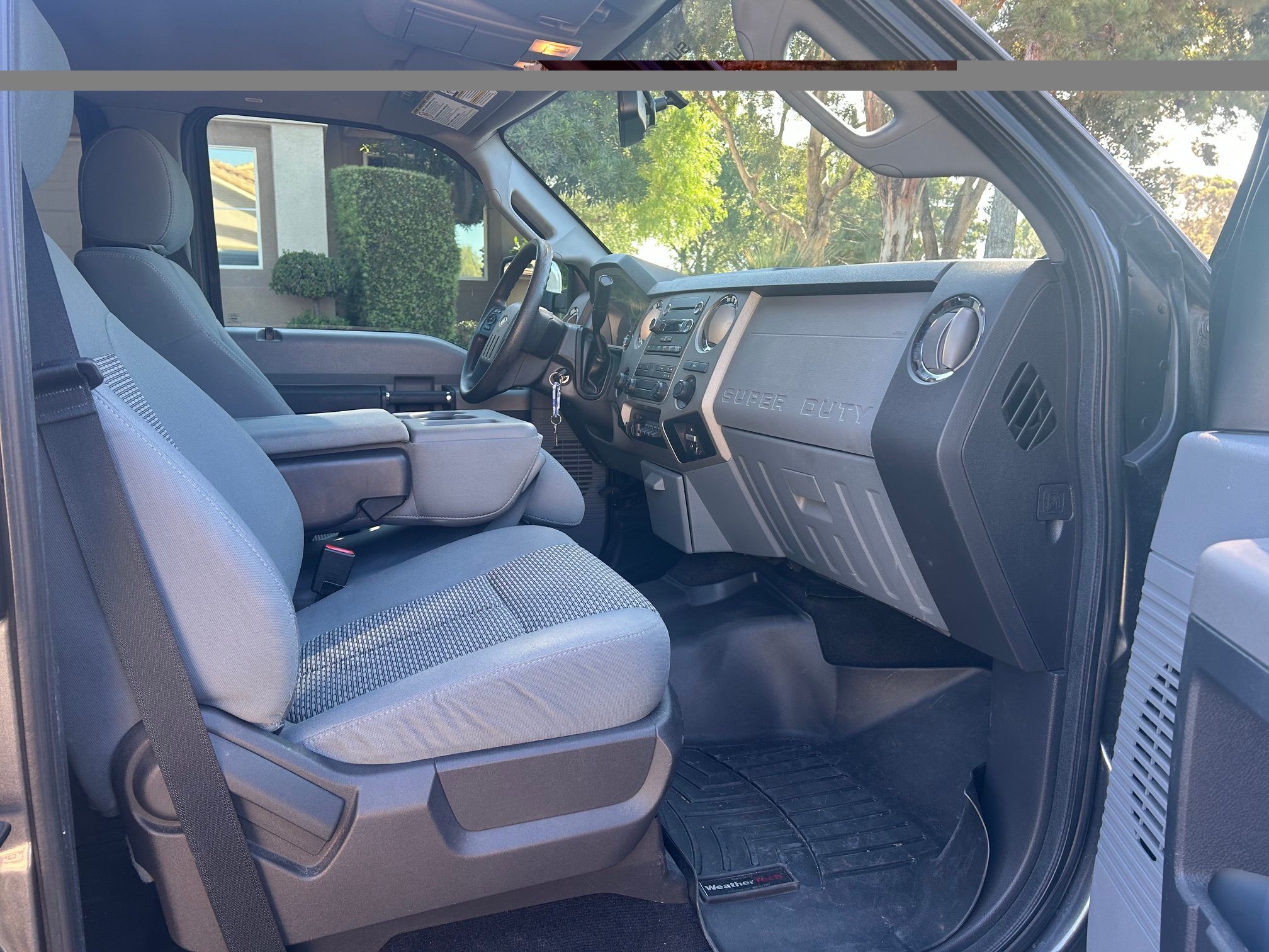 Used 2016 Ford F250 XLT w/ XLT Premium Package AWD/4WD image 6