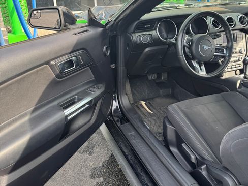 Used 2019 Ford Mustang Coupe image 8