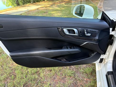 Used 2018 Mercedes-Benz SL 550 image 16