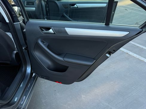 Used 2017 Volkswagen Jetta S image 20