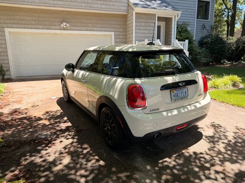 Used 2018 MINI Cooper 2-Door Hardtop FWD image 6