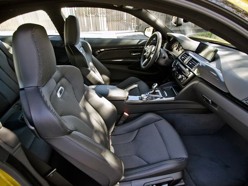 Used 2015 BMW M4 Coupe image 10