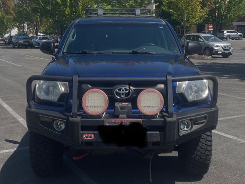 Used 2014 Toyota Tacoma 4x4 Double Cab w/ TRD Off-Road Package image 4