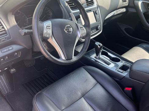 Used 2017 Nissan Altima 3.5 SL w/ 3.5 Technology Package FWD image 23