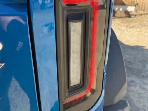 Used 2021 Ford Bronco Black Diamond w/ Sasquatch Package image 10