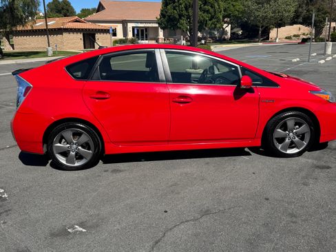 Used 2015 Toyota Prius Persona Series FWD image 1