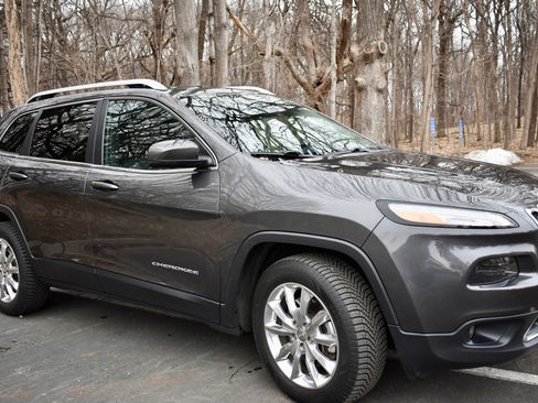 Used 2014 Jeep Cherokee Limited w/ Luxury Group image 4
