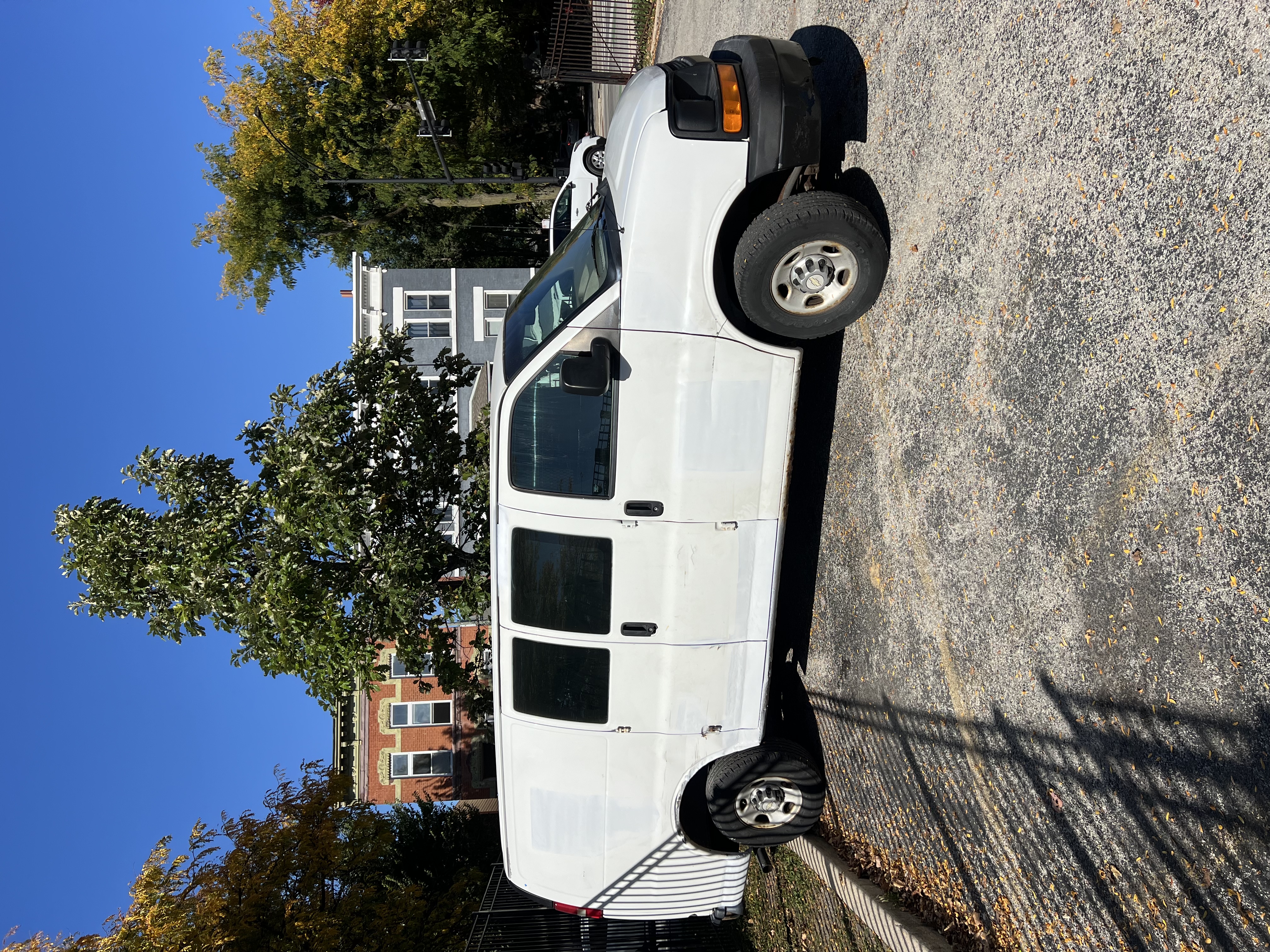 Used 2011 Chevrolet Express 3500 RWD image 6