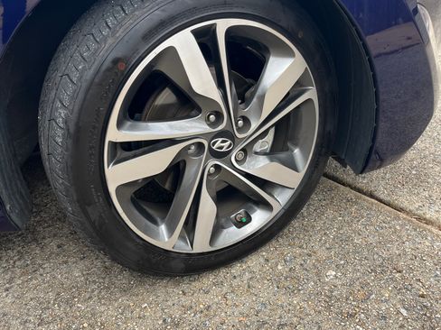 Used 2014 Hyundai Elantra Limited w/ Option Group 03 image 2