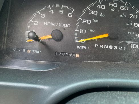 Used 1999 Chevrolet Suburban 4WD w/ Preferred Equipment Group 3 image 6