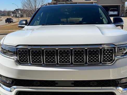 Used 2023 Jeep Grand Wagoneer 4WD w/ Rear Seat Video Group 1 image 8