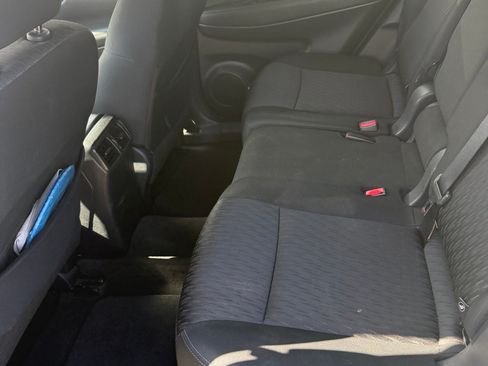 Used 2019 Nissan Rogue SV image 16