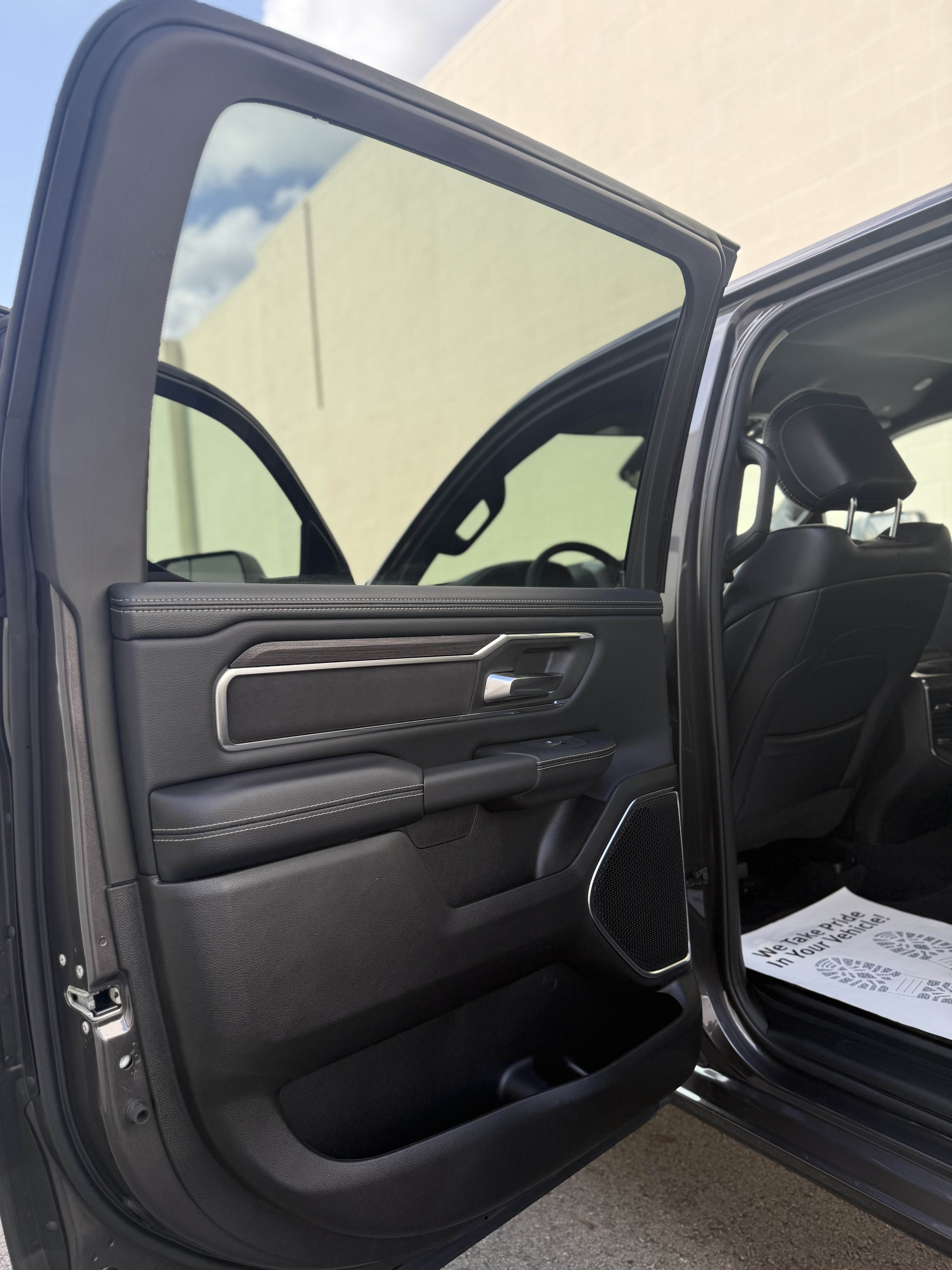 Used 2026 RAM 1500 Laramie AWD/4WD image 16