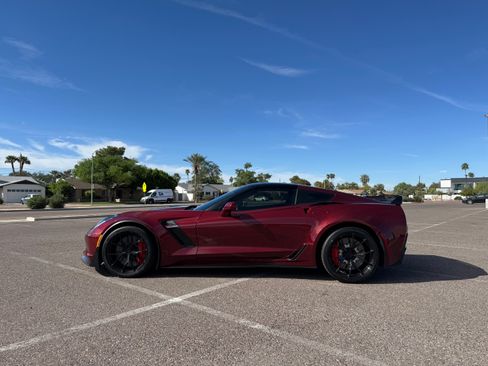 Used 2016 Chevrolet Corvette Z06 w/ 3LZ Preferred Equipment Group image 5
