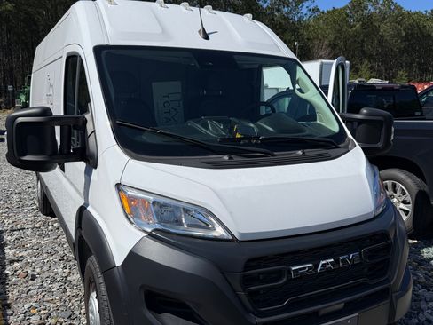 Used 2023 RAM ProMaster 2500 w/ Convenience Group FWD image 5